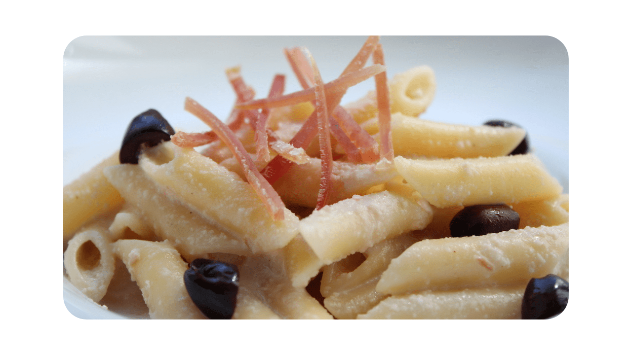 #054 – Penne, lonzo, crème de mortadella, olives noires