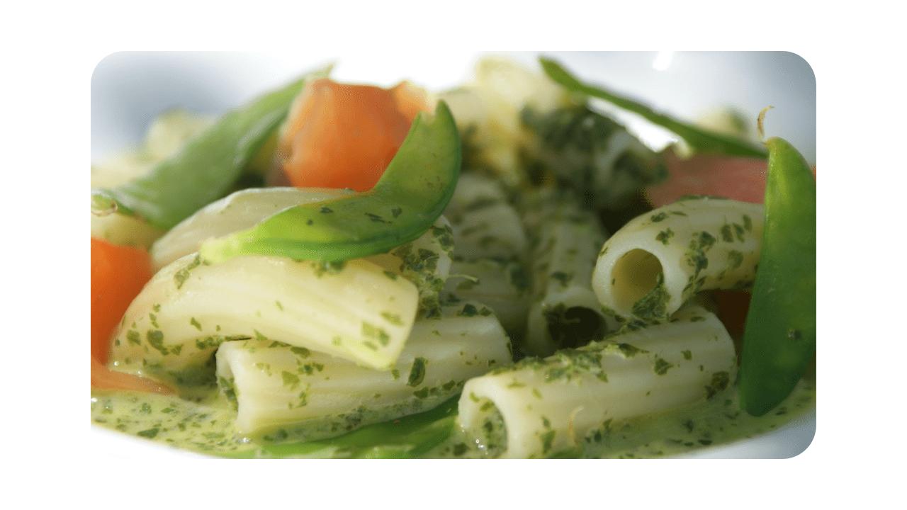 #057 – Maccheroni, truite, pois gourmands, fanes de radis, lait de coco