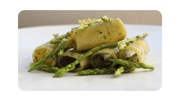 #230 – Rigatoni, asperges sauvages, chou noir, pamplemousse