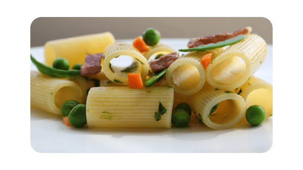 #243 – Rigatoni, agneau, pois gourmands, petits pois & pecorino